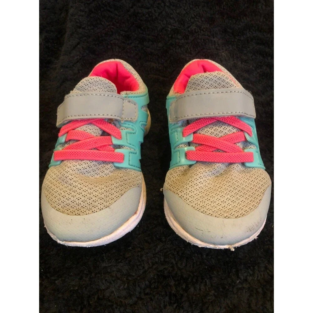 Girls toddler sneaker shoes size 8 gray